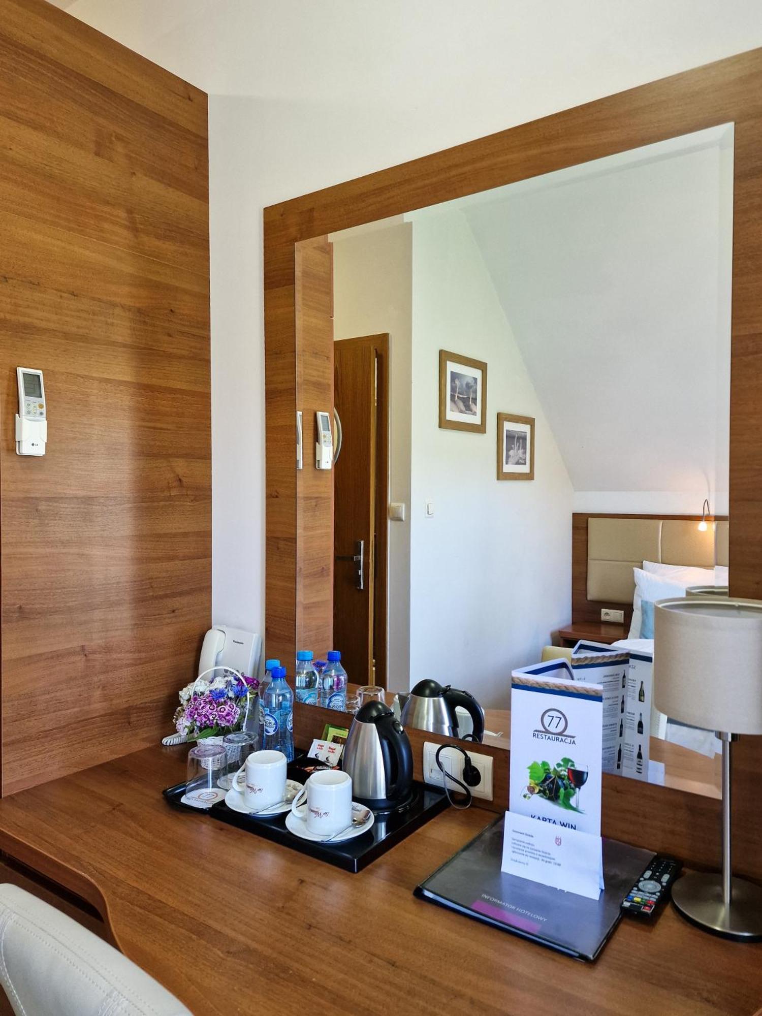 77 Restauracja Spa Hotel 3*